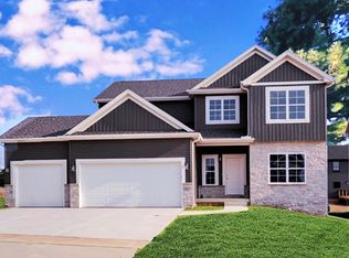 607 Isabella Dr, Mahomet, IL 61853