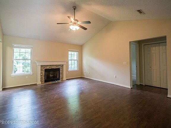 3rd image of 1750 N Woodland Ave