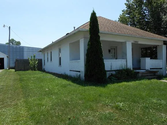 1002 Jefferson Ave photo 1