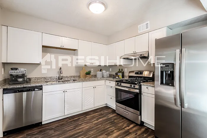 3 bed, 2.5 bath, 1450 sqft, $1,825 — Photo 4