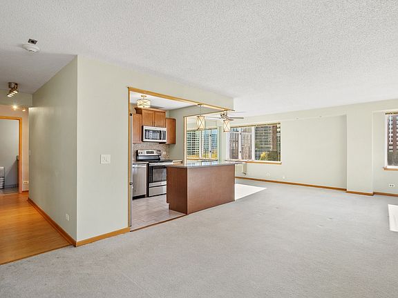 3rd image of 801 S Plymouth Ct APT 620
