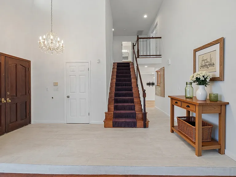 4215 Balcony Dr — Photo 7