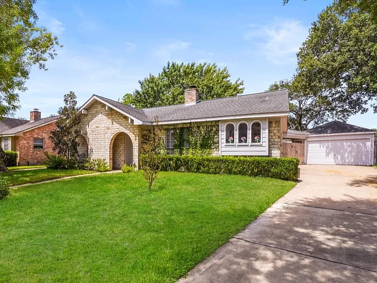 21106 Park Villa Dr — Photo 1