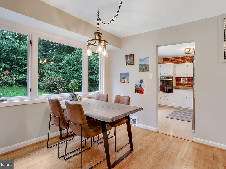 8805 Menard Ct — Photo 5