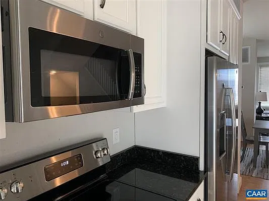 3 bed, 1798 sqft, $2,500 — Photo 4