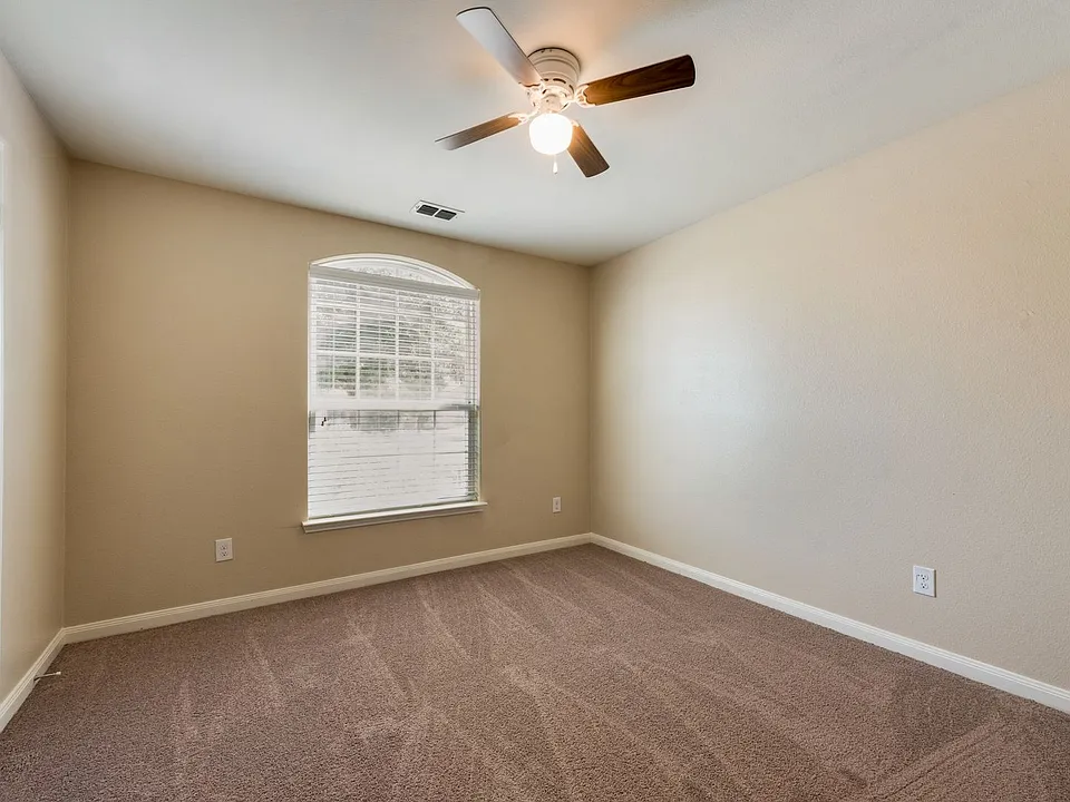 2106 Bluebell Dr