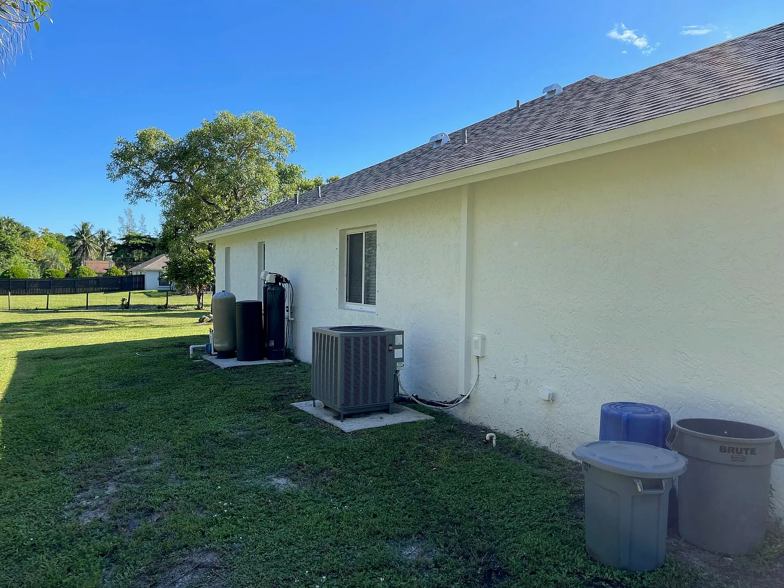 4 bed, 2.0 bath, 2008 sqft, $3,400 — Photo 4