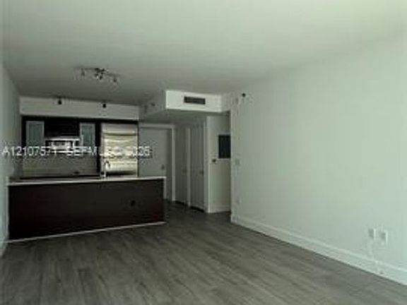 5th image of 500 Brickell Ave #Cu-2808