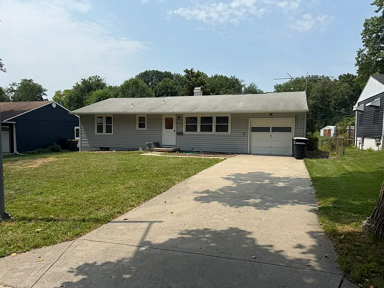 5546 N Woodland Ave — Photo 3