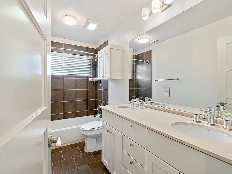 5608 Grover Ave — Photo 20