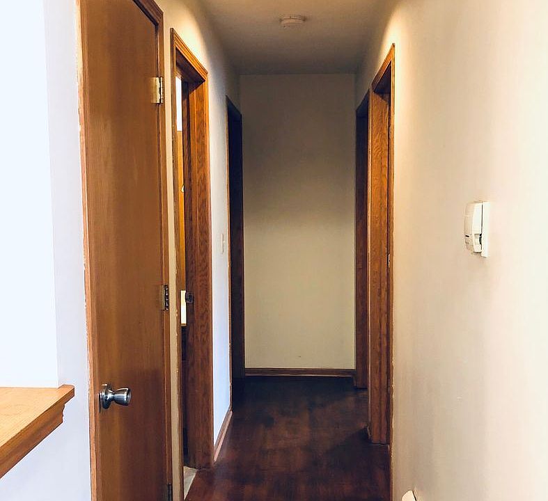 1st image of 220 S Gardiner Ave