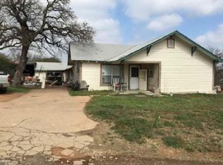 214 W 4th St, Breckenridge, TX 76424