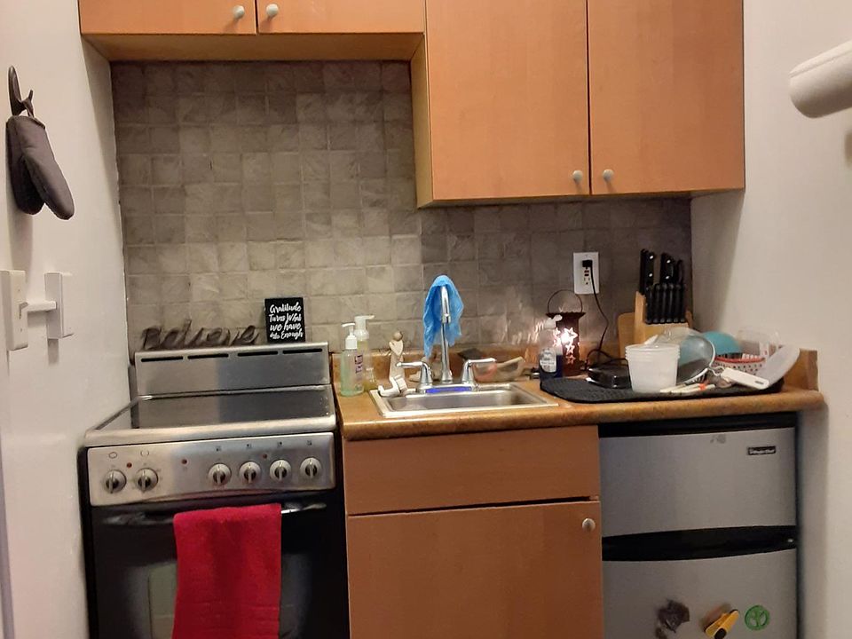 1st image of 11720 Edgewater Dr APT 401