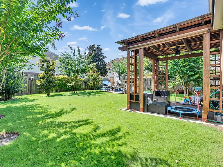 602 Mosman Ct — Photo 23