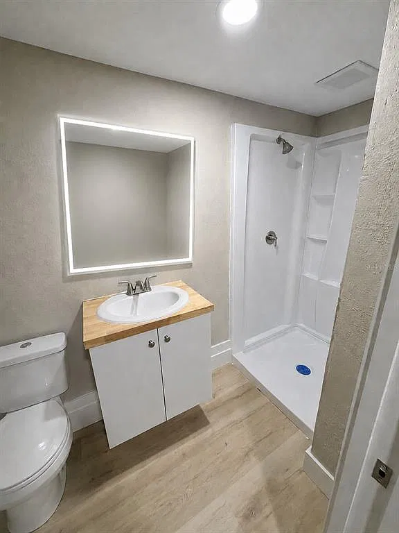 1 bed, 1.0 bath, 275 sqft, $1,000 — Photo 2