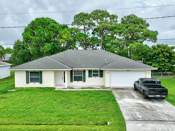 3rd image of 2829 SE Cabana Lane