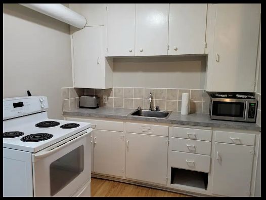 1st image of 105 Lillooet St W #103