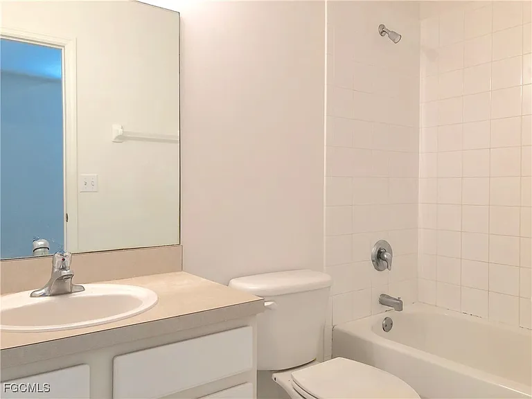 8073 Pacific Beach Dr — Photo 18