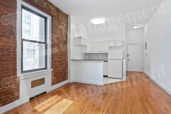 Rented by Lisa Management Inc | media 18