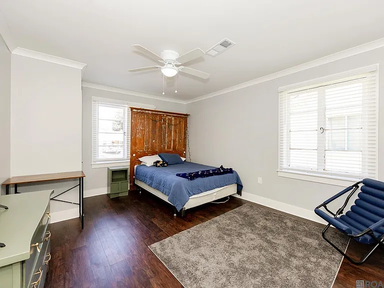 423 Avenue E — Photo 15