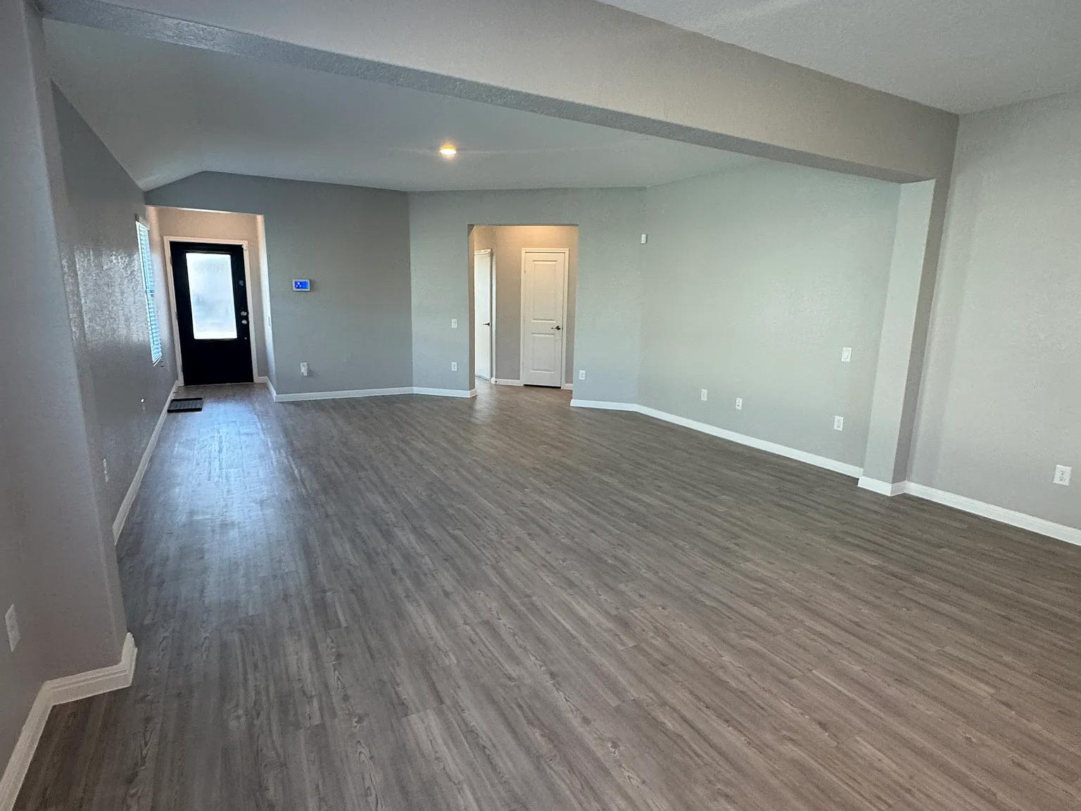 4 bed, 1699 sqft, $2,000 — Photo 4