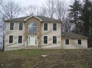 202 Greenwood Xing, Stroudsburg, PA 18360