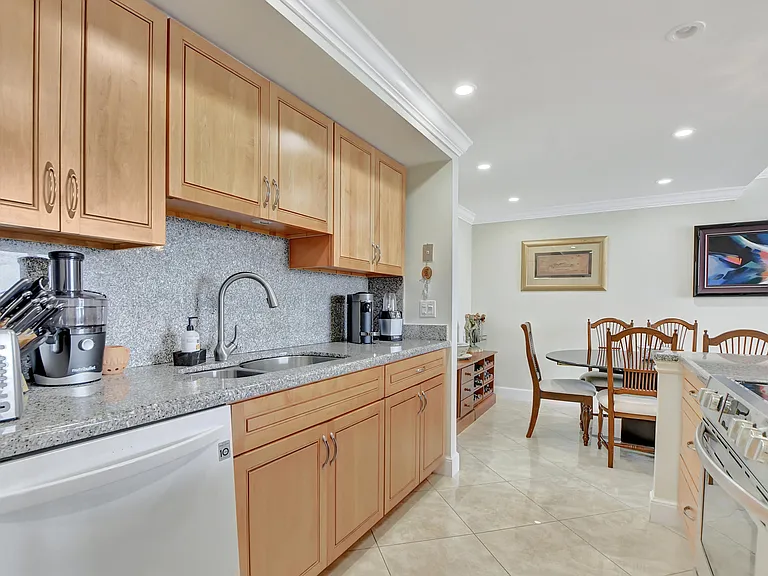 2121 N Ocean Blvd #1405E — Photo 8
