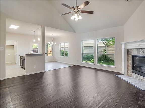 3rd image of 2517 Serene Ct