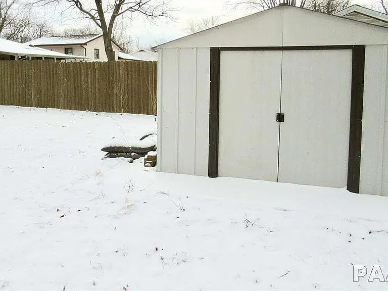 2227 N Ardell Pl — Photo 17
