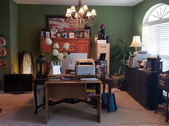 5th image of 790 Penny Ln
