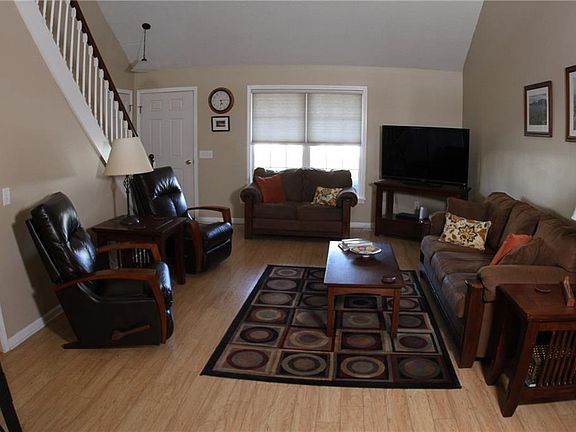 5th image of 166 Deseyn Dr
