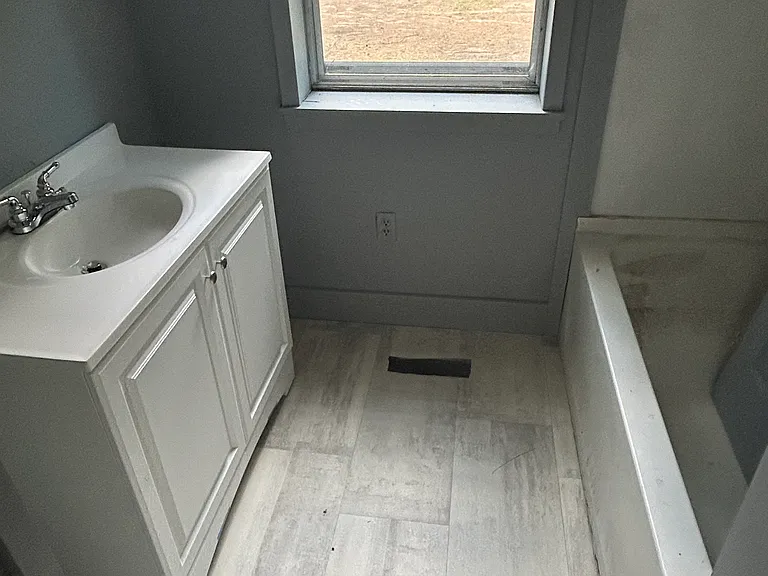 219 Highland St — Photo 2