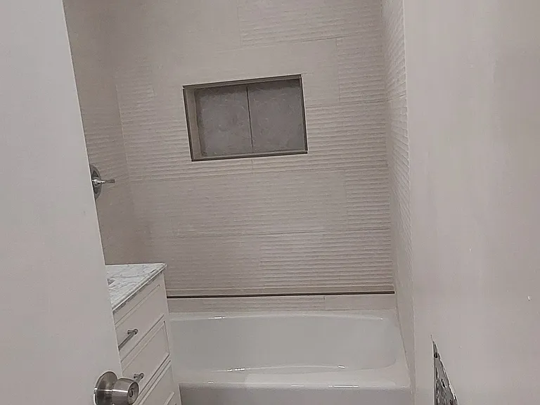 1959 Grace Apartments — Photo 6