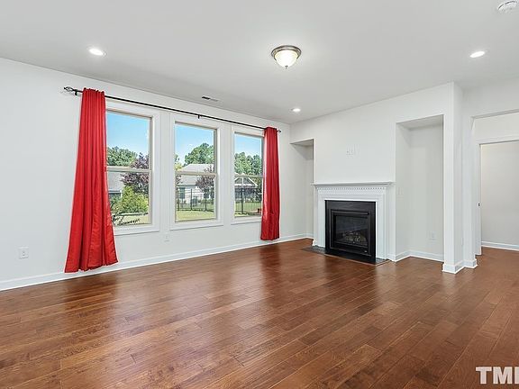 3rd image of 219 Crisp Rd