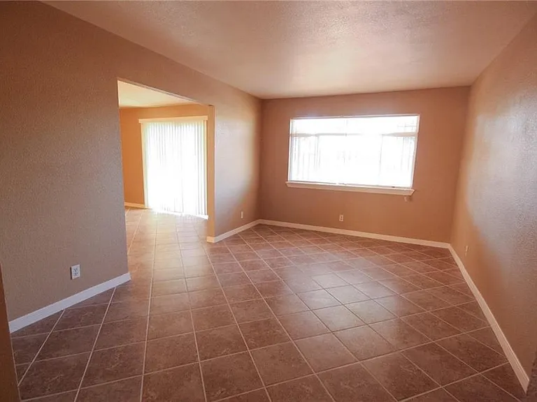 10804 Gloster Ct — Photo 8