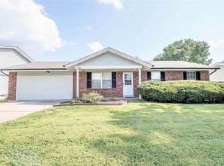 3942 Summer Forest Dr, Saint Charles, MO 63304