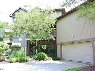 2284 Stone Creek Trl, Cuyahoga Falls, OH, 44223