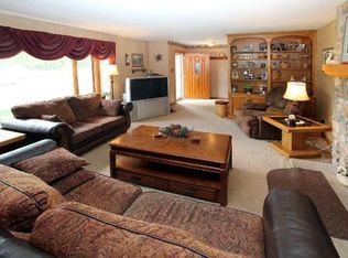 4343 S 34th St, Greenfield, WI 53221