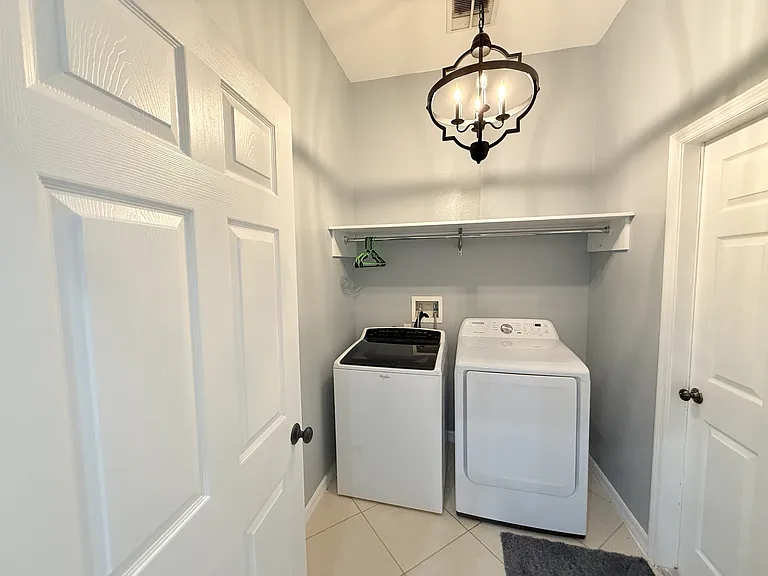 814 Kazaros Cir — Photo 15