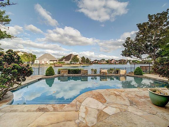 5919 Garden Hills Dr, Sugar Land, TX 77479 | MLS #34160292 | Zillow