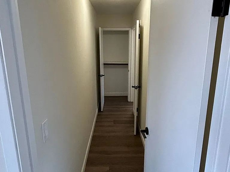 1215 Laguna Ave — Photo 4