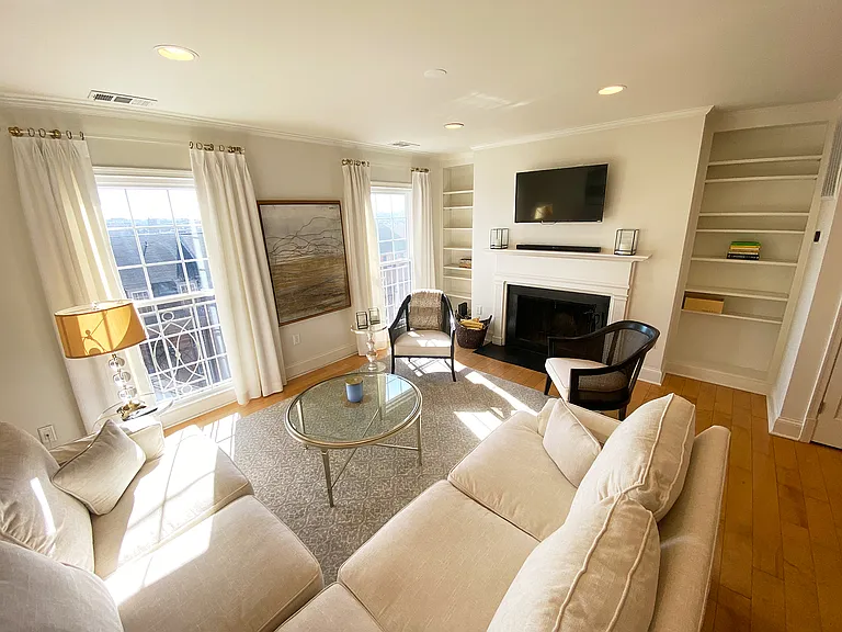 1664 Beekman Pl NW #A — Photo 2