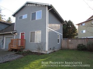 10625 E Riverside Dr APT B, Bothell, WA 98011