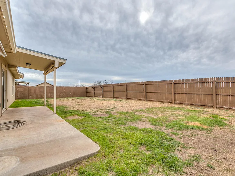 1221 Elmo Ln — Photo 34