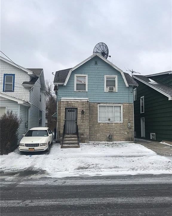 1st image of 102 Harriet Ave