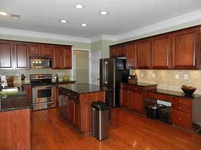 3rd image of 402 Gael Way