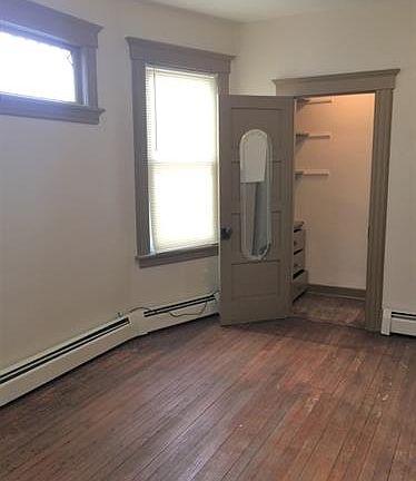 2nd image of 12 Hawthorne Pl