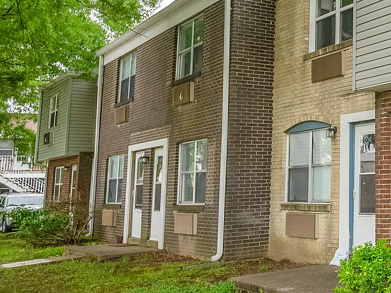 Upper Town Townhouses & Flats — Photo 5