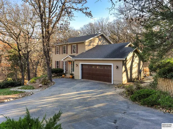 15106 Oak Ridge Dr, Louisville, NE 68037