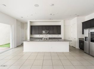 221 E Balsam Dr, Chandler, AZ 85286